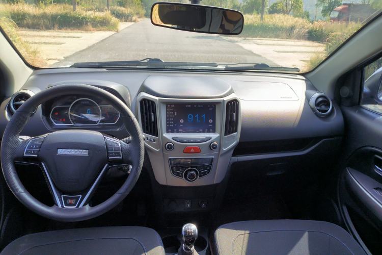 Used Haval H1 2017 Red-Label 1.5L Manual Comfort Model Interior 3