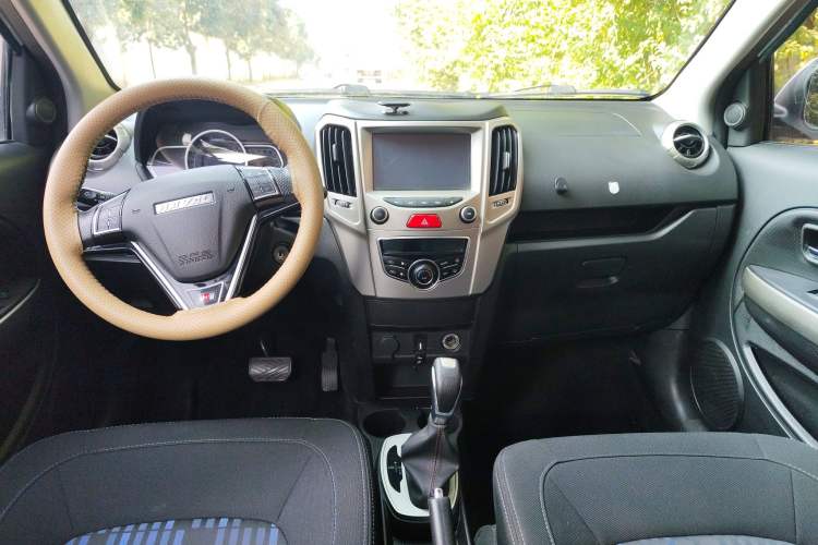 Used Haval H1 2017 Red-Label 1.5L AMT Comfort Model Interior 3