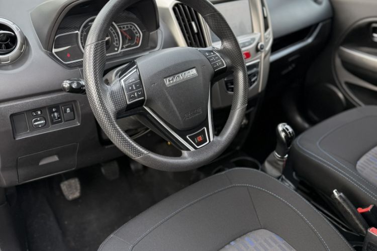 Used Haval H1 2017 Red-Label 1.5L Manual Comfort Model Interior 3