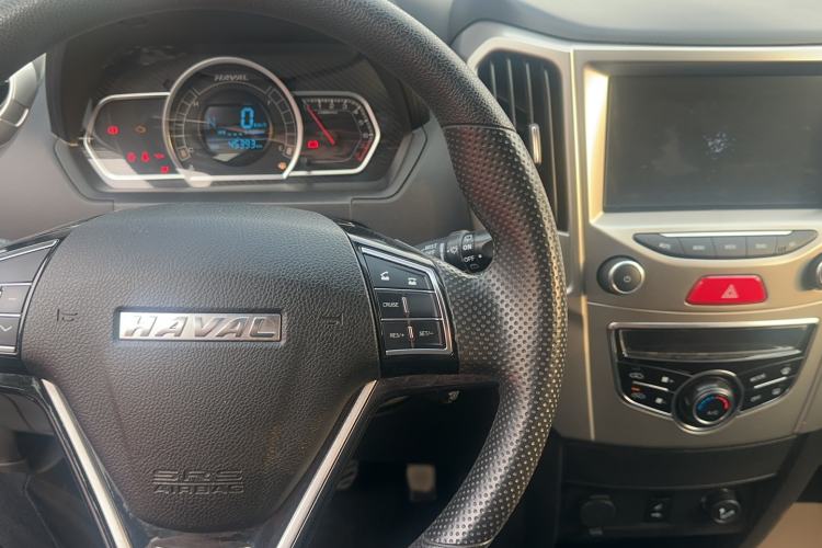 Used Haval H1 2017 Red-Label 1.5L AMT Comfort Model Interior 3