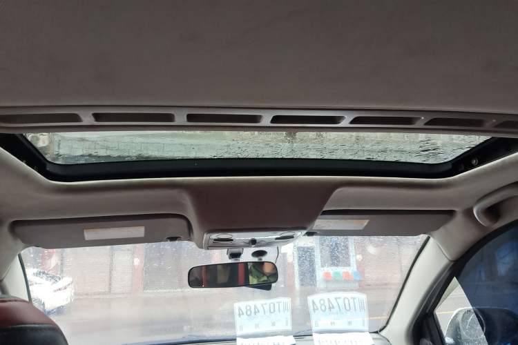 Used Haval H1 2017 Red-Label 1.5L AMT Luxury Model Interior 4