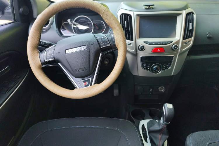 Used Haval H1 2017 Red-Label 1.5L AMT Comfort Model Interior 4