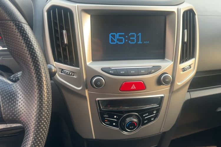 Used Haval H1 2017 Red-Label 1.5L AMT Comfort Model Interior 4