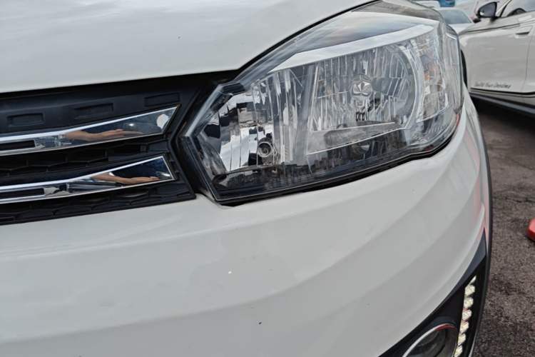 Used Haval H1 2017 Red-Label 1.5L AMT Luxury Model Left Front Headlight