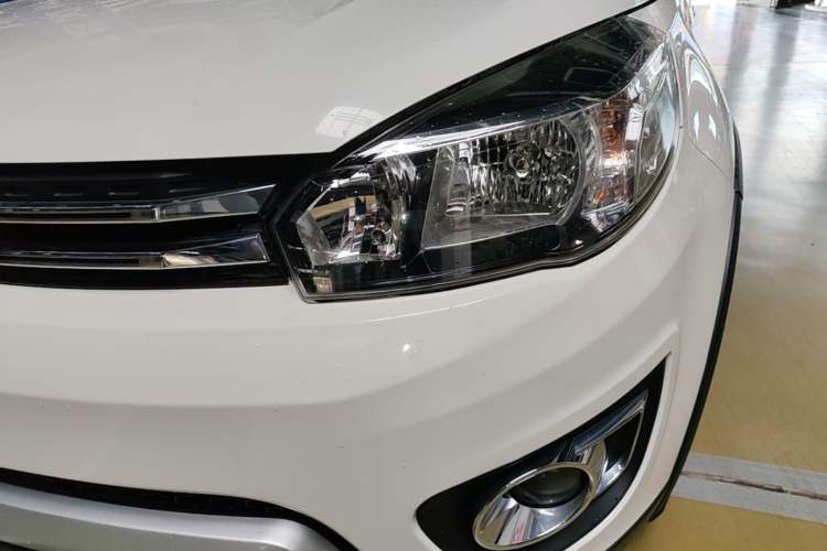 Used Haval H1 2017 Red-Label 1.5L AMT Comfort Model Left Front Headlight