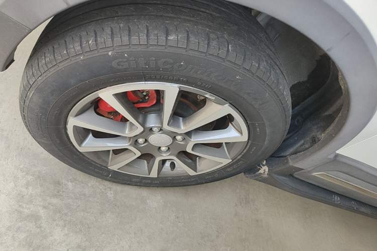 Used Haval H1 2017 Blue Label 1.5L AMT Standard Model Left Front Wheel Hub