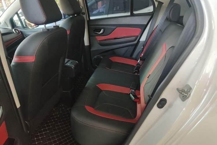 Used Haval H1 2017 Blue Label 1.5L AMT Standard Model Left Rear Seat