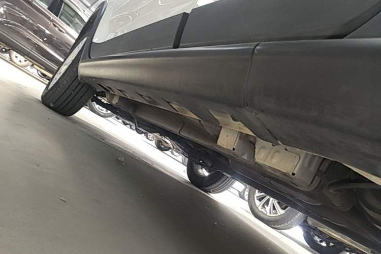 Used Haval H1 2017 Red-Label 1.5L AMT Comfort Model Left Side Sill
