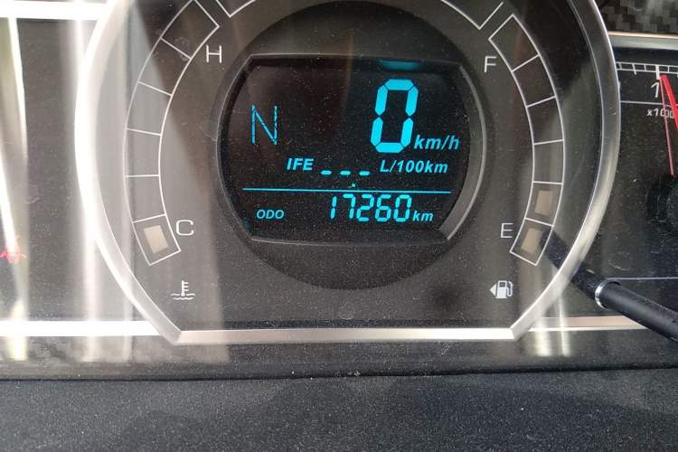 Used Haval H1 2017 Red-Label 1.5L AMT Comfort Model Odometer Close Up