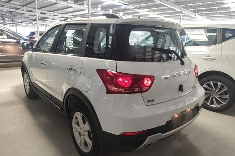 Used Haval H1 2017 Red-Label 1.5L AMT Comfort Model Rear Left 45 Deg