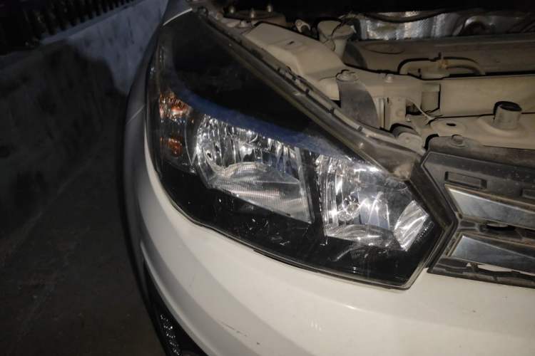 Used Haval H1 2017 Red Label 1.5L Manual Luxury Model Right Front Headlight