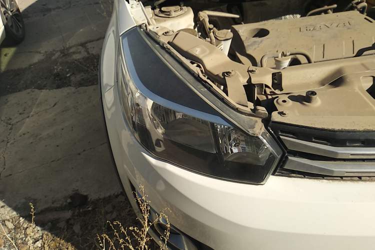 Used Haval H1 2017 Red-Label 1.5L AMT Comfort Model Right Front Headlight
