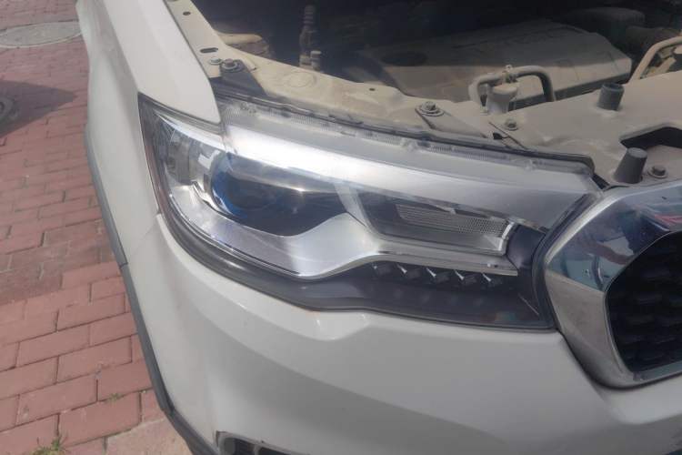 Used Haval H1 2017 Blue Label 1.5L AMT Standard Model Right Front Headlight
