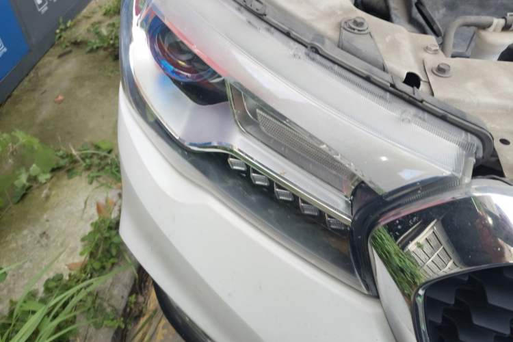 Used Haval H1 2017 Blue-Label 1.5L AMT Luxury Model Right Front Headlight
