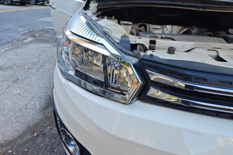 Used Haval H1 2017 Red-Label 1.5L AMT Luxury Model Right Front Headlight