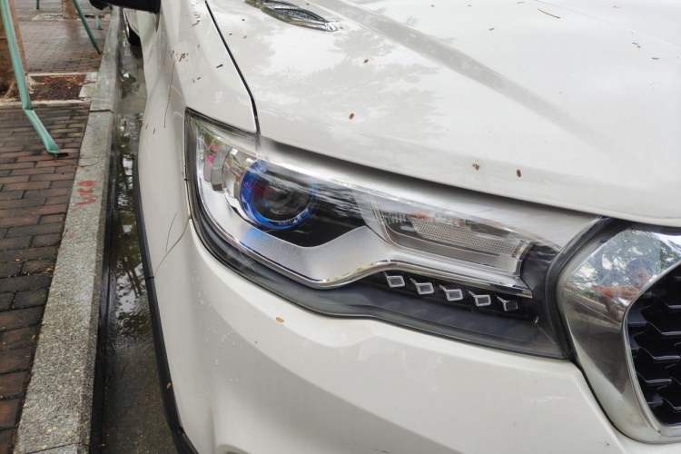 Used Haval H1 2017 Blue Label 1.5L AMT Luxury Model Right Front Headlight