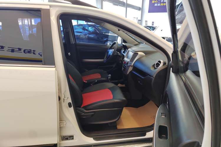 Used Haval H1 2017 Red-Label 1.5L AMT Luxury Model Right Front Seat