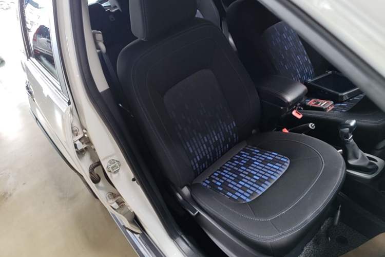 Used Haval H1 2017 Red-Label 1.5L AMT Comfort Model Right Front Seat