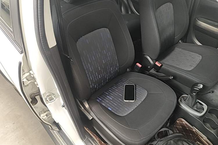 Used Haval H1 2017 Red-Label 1.5L AMT Comfort Model Right Front Seat