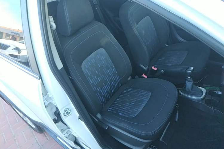 Used Haval H1 2017 Red-Label 1.5L AMT Comfort Model Right Front Seat