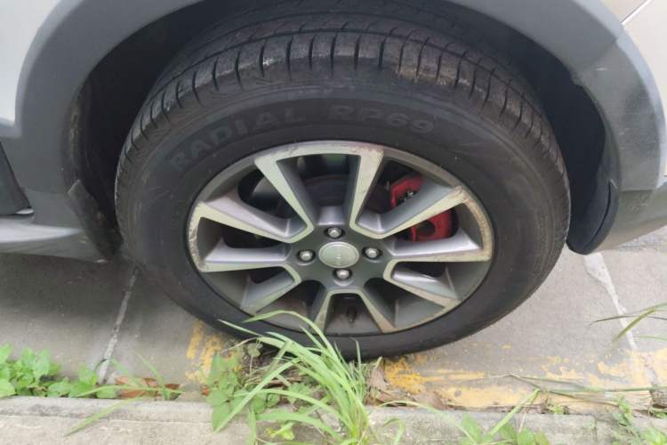 Used Haval H1 2017 Blue-Label 1.5L AMT Luxury Model Right Front Wheel Hub