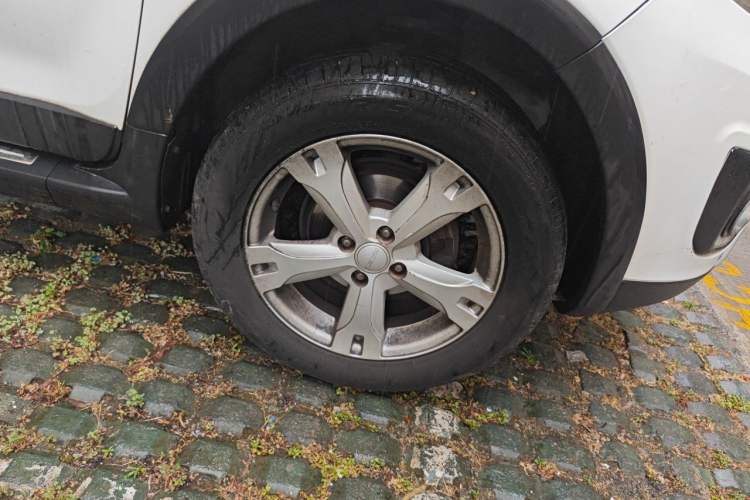 Used Haval H1 2017 Red-Label 1.5L AMT Luxury Model Right Front Wheel Hub