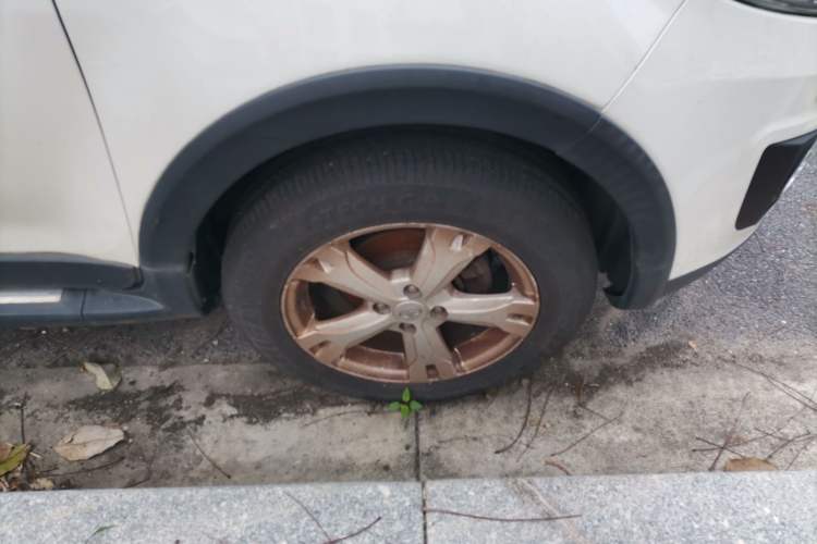 Used Haval H1 2017 Red Label 1.5L Manual Standard Model Right Front Wheel Hub