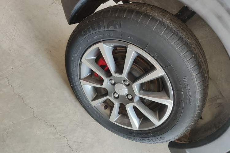 Used Haval H1 2017 Blue Label 1.5L AMT Standard Model Right Rear Wheel Hub