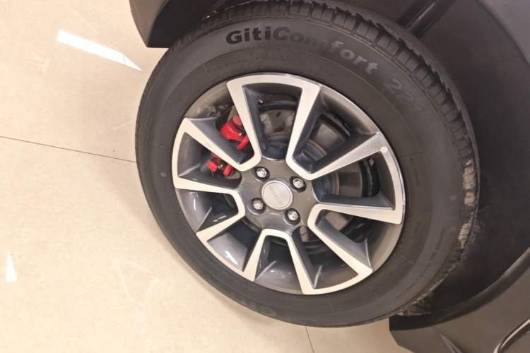 Used Haval H1 2017 Blue Label 1.5L AMT Standard Model Right Rear Wheel Hub