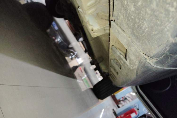 Used Haval H1 2017 Red-Label 1.5L Manual Comfort Model Right Side Sill