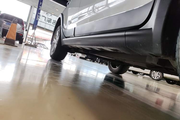Used Haval H1 2017 Red-Label 1.5L AMT Comfort Model Right Side Sill
