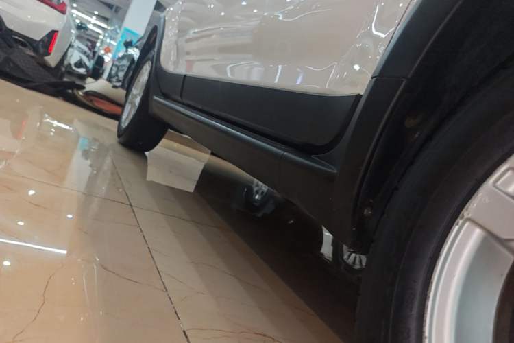 Used Haval H1 2017 Red-Label 1.5L AMT Luxury Model Right Side Sill