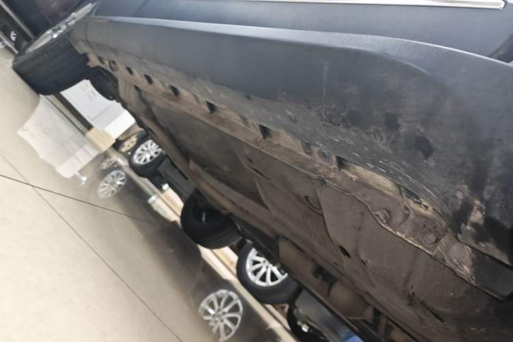 Used Haval H1 2017 Blue Label 1.5L AMT Standard Model Right Side Sill