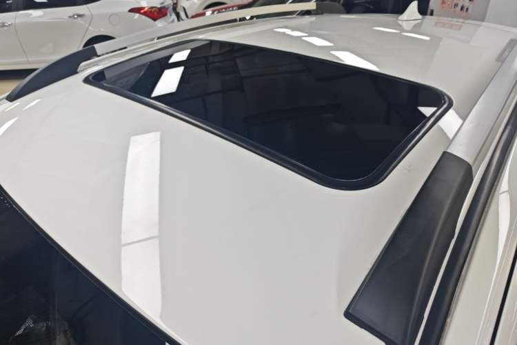 Used Haval H1 2017 Blue Label 1.5L AMT Standard Model Roof