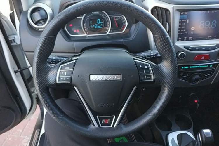 Used Haval H1 2017 Red-Label 1.5L AMT Comfort Model Steering Wheel