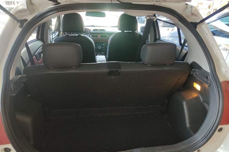 Used Haval H1 2017 Blue Label 1.5L AMT Standard Model Trunk