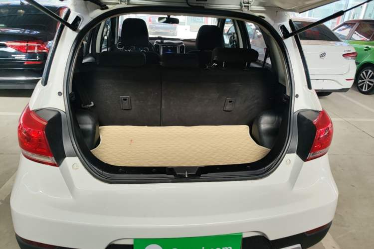 Used Haval H1 2017 Red-Label 1.5L Manual Comfort Model Trunk