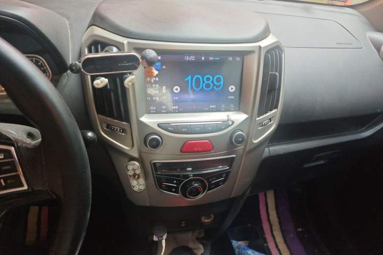 Used Haval H1 2017 Red-Label 1.5L AMT Luxury Model Audio And AC Panel