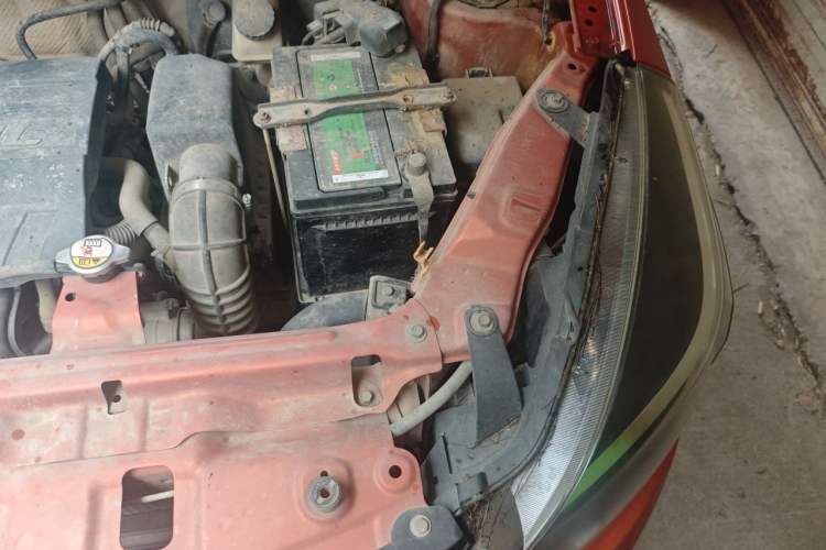 Used Haval H1 2017 Red-Label 1.5L AMT Luxury Model Engine Bay Left