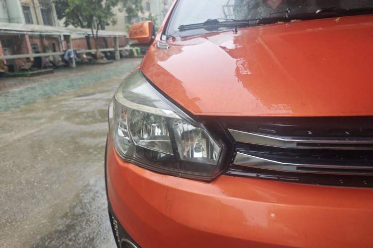 Used Haval H1 2017 Red-Label 1.5L AMT Luxury Model Right Front Headlight