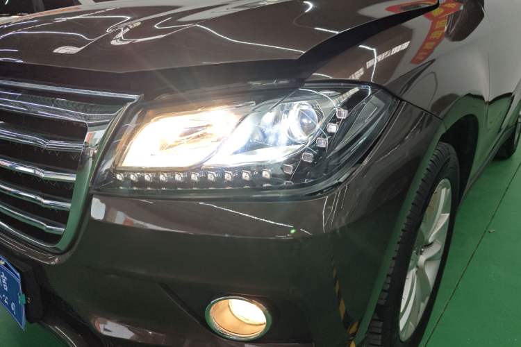 Used Haval H2 2015 1.5T Automatic Two-Wheel Drive Prestige Edition Left Front Headlight
