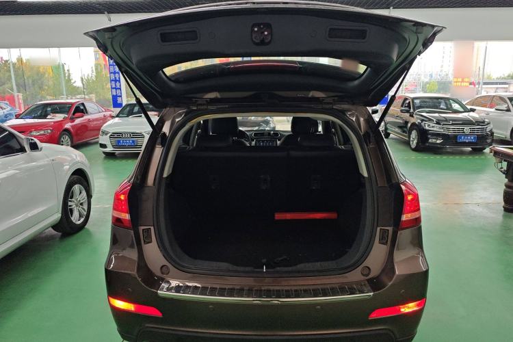 Used Haval H2 2015 1.5T Automatic Two-Wheel Drive Prestige Edition Trunk