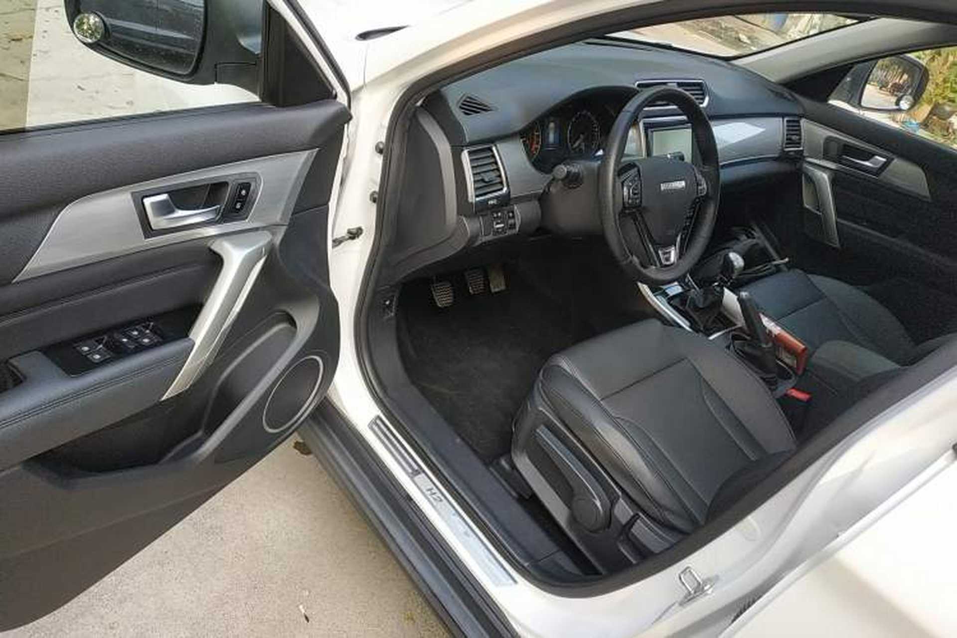 Used Haval H2 2017 Red-Label 1.5T Manual Two-Wheel-Drive Elite Model Driver Seat