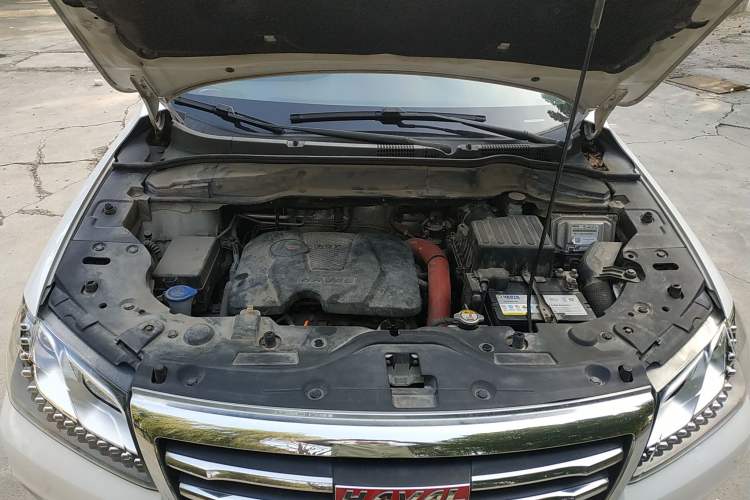 Used Haval H2 2017 Red-Label 1.5T Manual Two-Wheel-Drive Elite Model Engine Bay