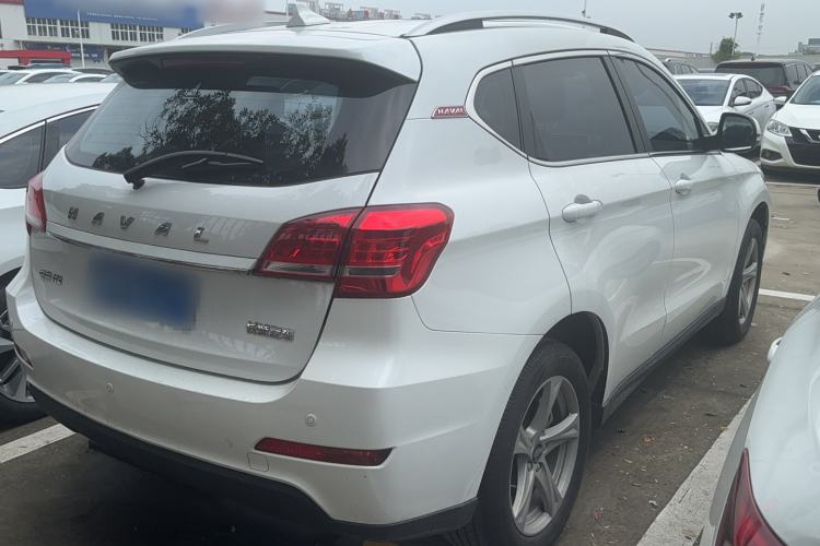 Used Haval H2 2018 Chuanxiang Edition Red Badge 1.5T Dual-Clutch Two-Wheel Drive Fashionable Model Exterior 3