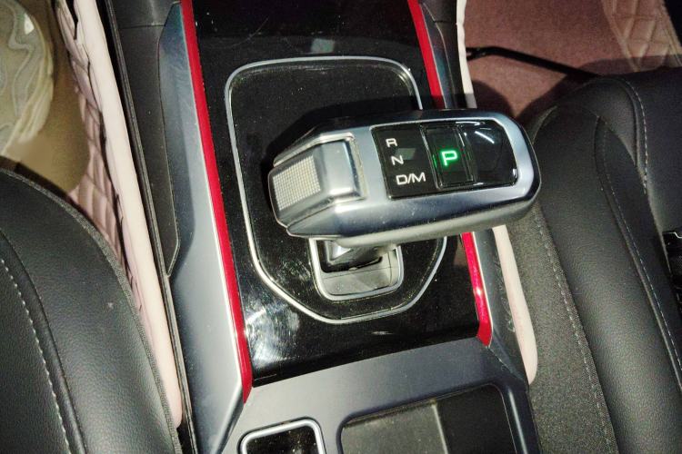 Used Haval H2 2018 1.5T Dual-Clutch Two-Wheel Drive Fashion Model China VI Standard Gear Lever