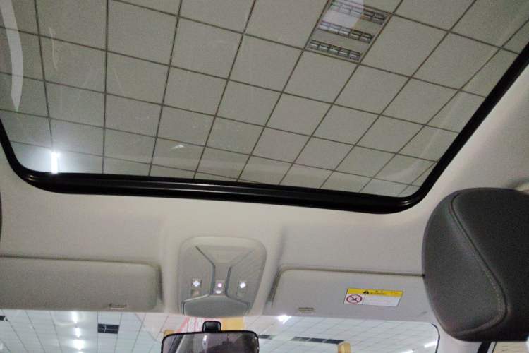 Used Haval H2 2018 1.5T Dual-Clutch Two-Wheel Drive Fashion Model China VI Standard Headliner