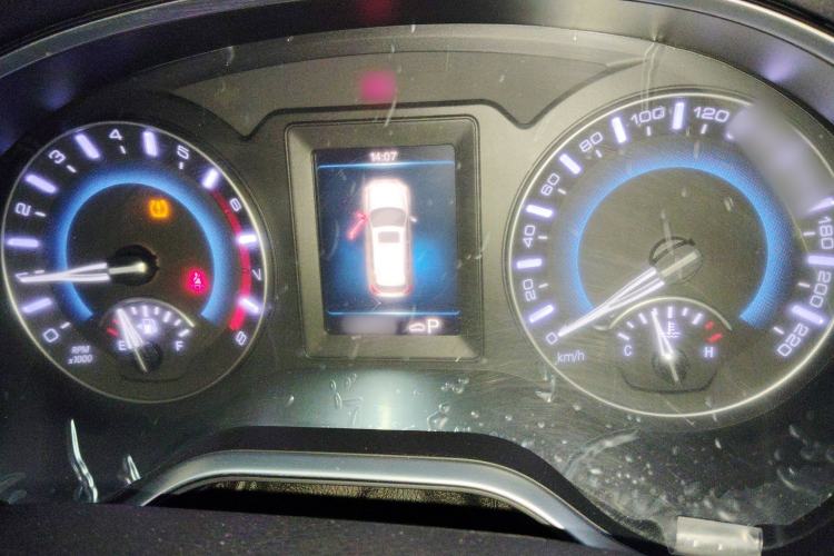 Used Haval H2 2018 1.5T Dual-Clutch Two-Wheel Drive Fashion Model China VI Standard Instrument Cluster