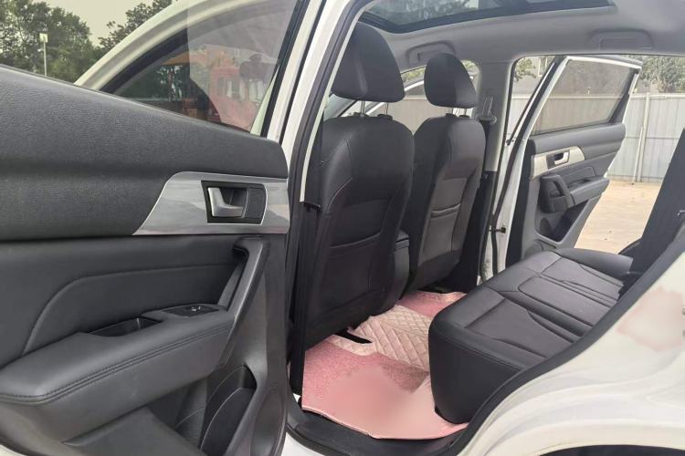 Used Haval H2 2018 1.5T Dual-Clutch Two-Wheel Drive Fashion Model China VI Standard Interior 4