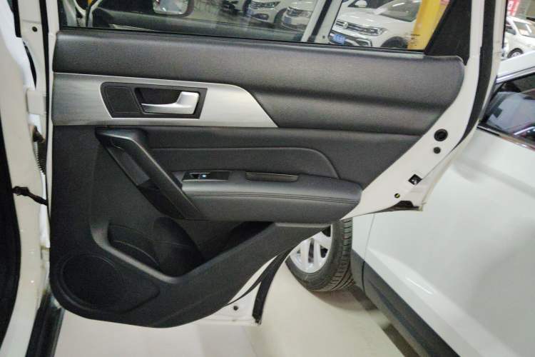 Used Haval H2 2018 1.5T Dual-Clutch Two-Wheel Drive Fashion Model China VI Standard Interior 6